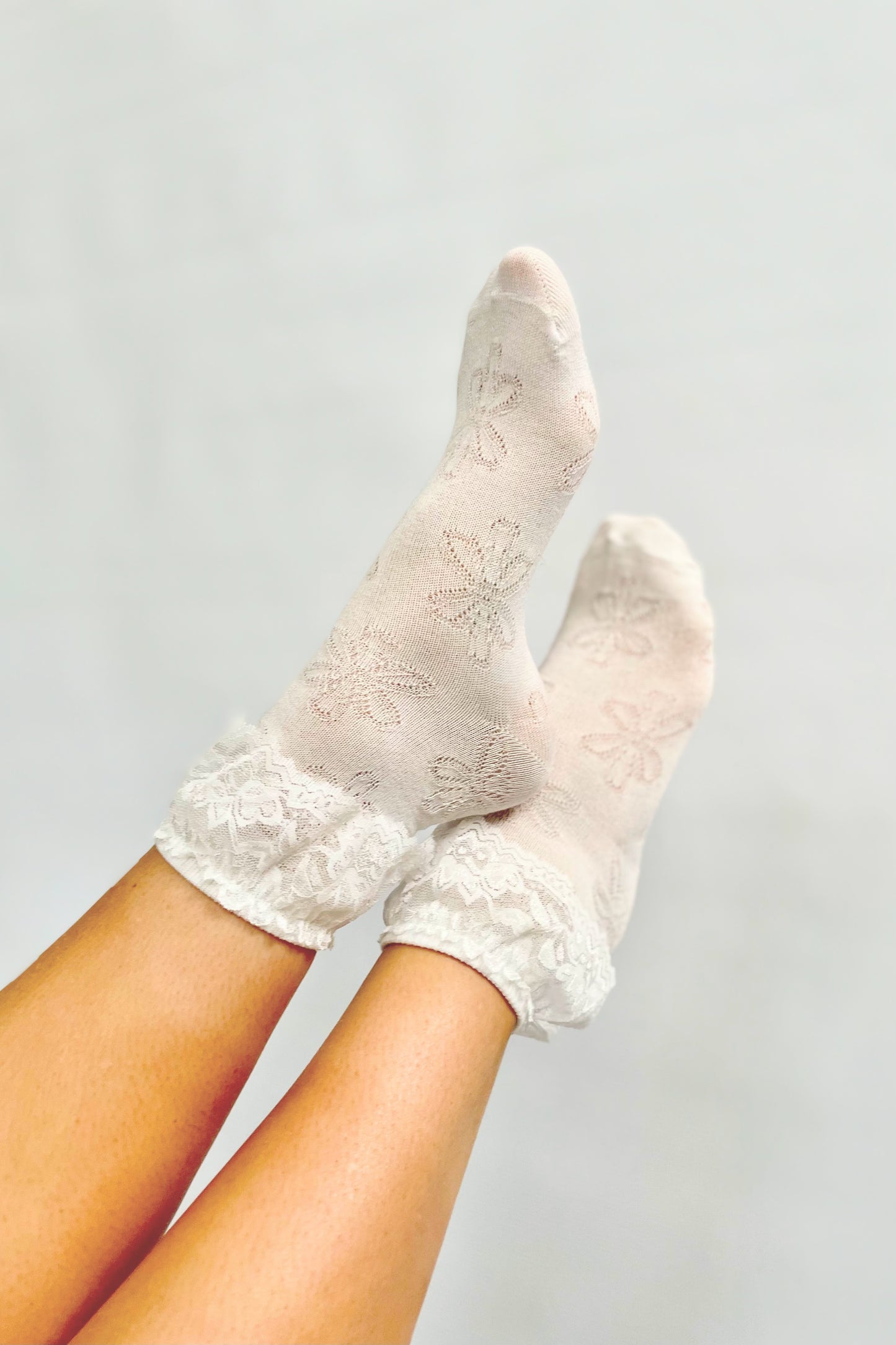 Floral Lace Ruffle Trim Socks - White