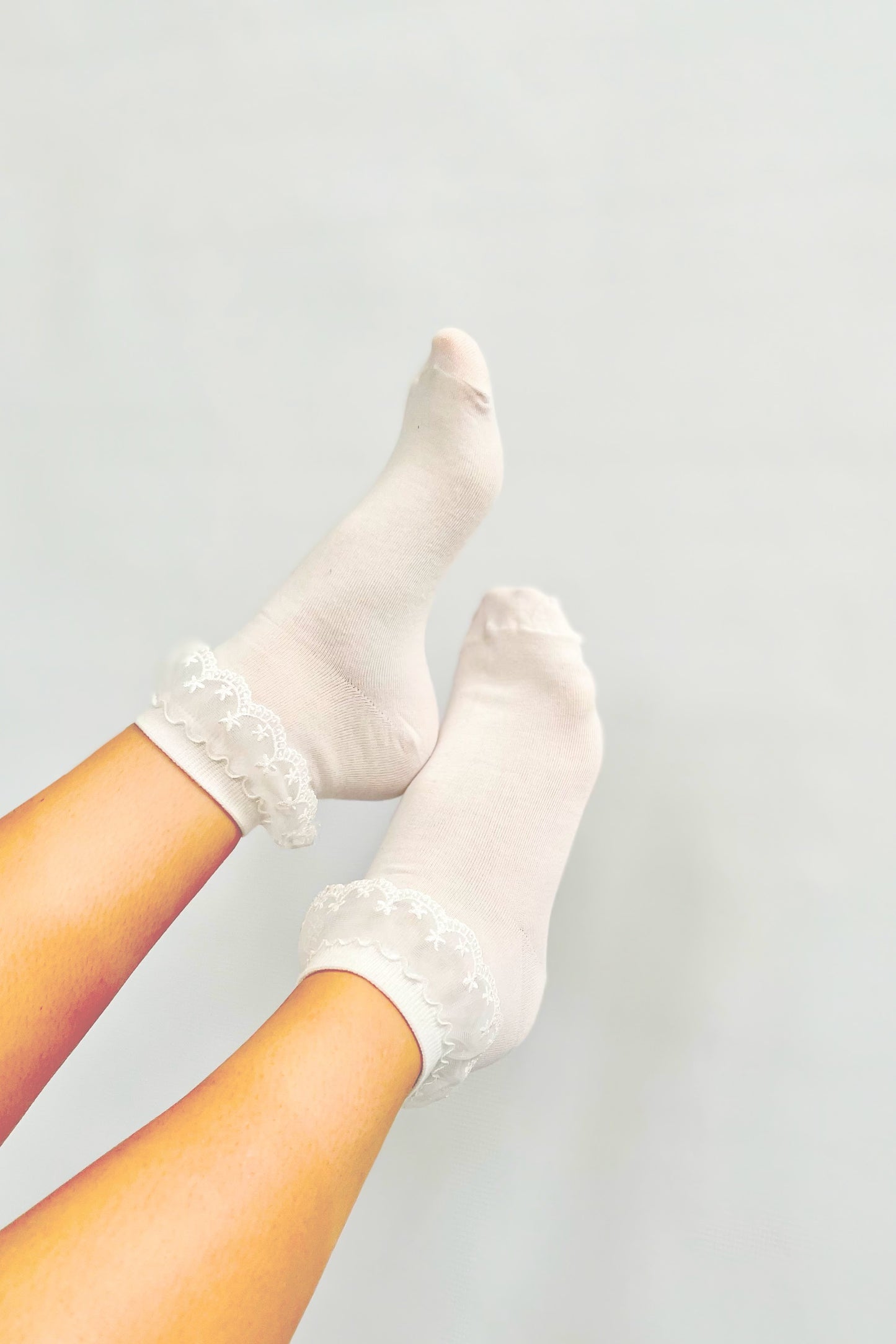 Lace Ruffle Trim Socks - White