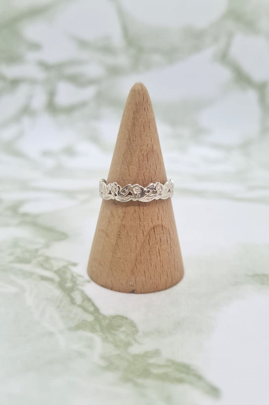 Casted Sterling Silver Vintage inspired flower ring.